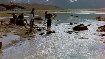 Hike to Miles Glacier