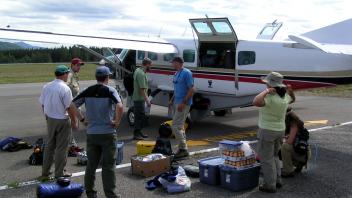 Loading of the Cessna 8-seater airplane