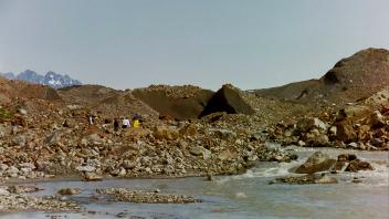 Miles glacier, moraine